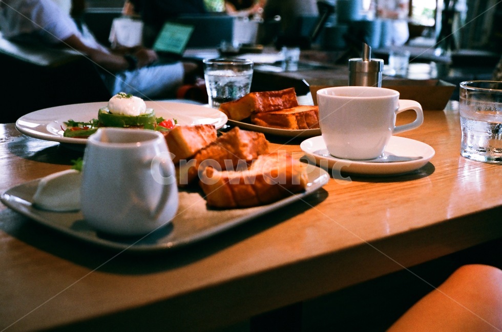 필름카메라,필카,감성,카페,브런치,커피,cafe,brunch,음식,식재료,요리,food,cook,meal,dishes,food reserves,아침식사,조식,브런치,breakfast,brunch
