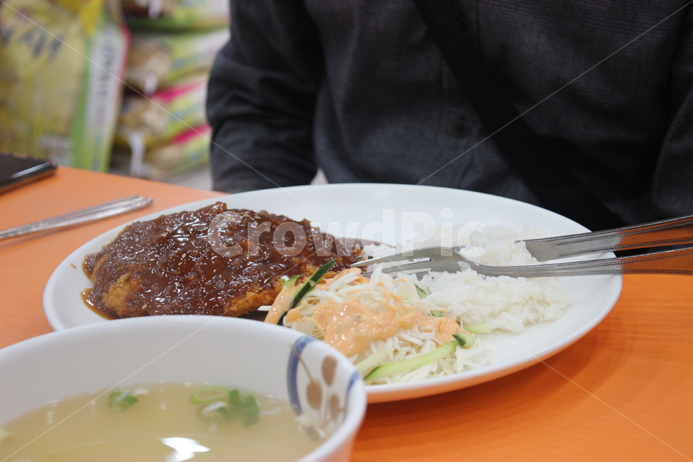 human,인간,person,사람,돈까스,국,국물,밥,식사,음식,food,음식,식재료,요리,food,cook,meal,dishes,food reserves