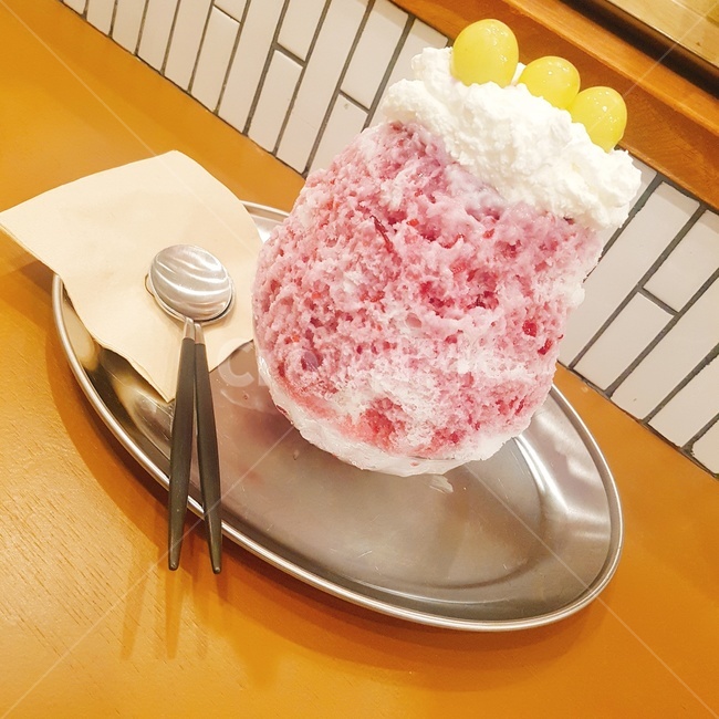 빙수,과일빙수,여름,시원,아이스크림,음식,식재료,요리,food,cook,meal,dishes,food reserves,디저트,간식,후식,dessert,snack