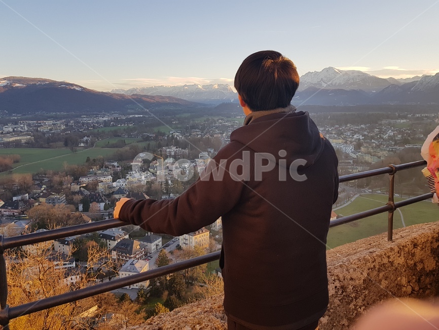 유럽,오스트리아,잘츠부르크,남자,여행,도시,풍경,city,landscape,해외,외국,세계,foreign,oversea,world,세계도시풍경,해외도시풍경,외국도시풍경,world cityscape,사람,인물,인간,human,person,남성,남자,man,male