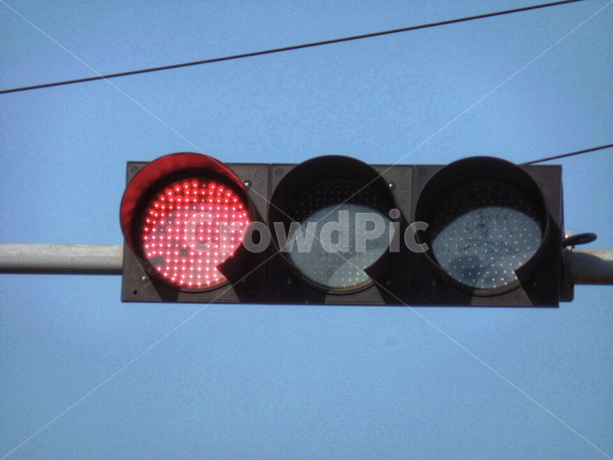 sky,stoppage,verdure,red light,Traffic Light
