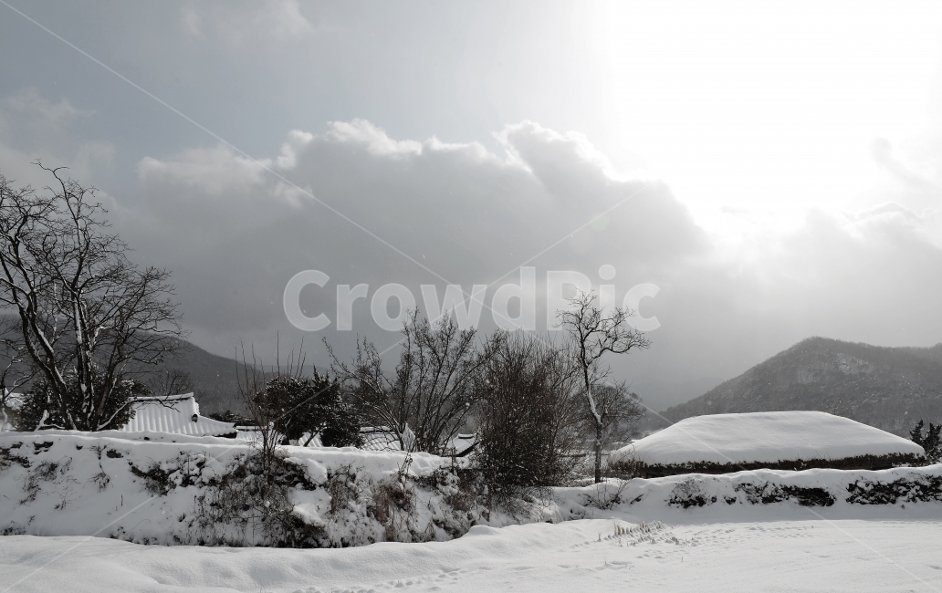 시골,외암마을,마을,시골마을,정취,향수,추억,눈내린마을,먹구름,눈,겨울,계절,winter,season,시골,마을,풍경,landscape,country,rural,town,한국전통,한국문화,korean traditional,korean culture