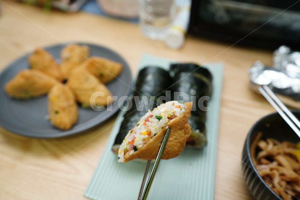 한식,김밥,유부초밥,음식,먹방,먹거리,요리,간식,분식,식사,푸드,집밥,food,음식,식재료,요리,food,cook,meal,dishes,food reserves