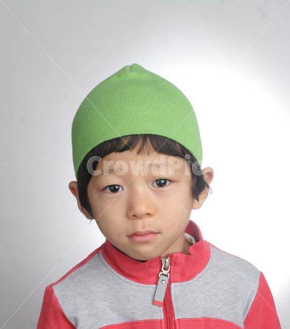 얼굴표정,남자아이,어린아이,미소,웃음,응시,관심,스마일,얼굴,사람,인물,인간,어린이,감정표현,수줍음,기분,kid,smile,human,boy,person,facial,expression,child,children,feeling,face,emotion,사람,인물,인간,human,person,어린이,어린아이,child,children,kid