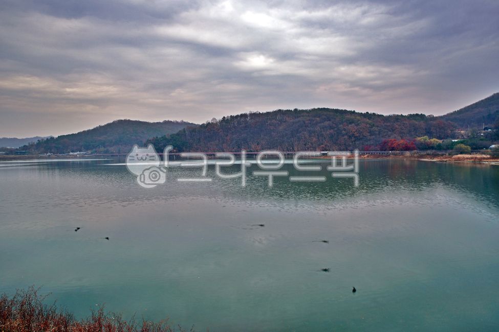 trail,reflection,artificial lake,Uiwang city,Baekun Lake,lake