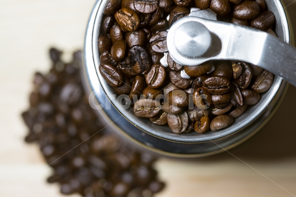 studio,sack,spilling,cofe,pile,objects,taste,bag,freshness,java,above,scent,nobody,coffe,energy,Caffeine,nonalcoholic,clippingpath,canvas,still,warmth,natural,backdrop,large,old,drink,morning,1,2,closeup,light,fabric,indoor,breakfast,photography,object,cu
