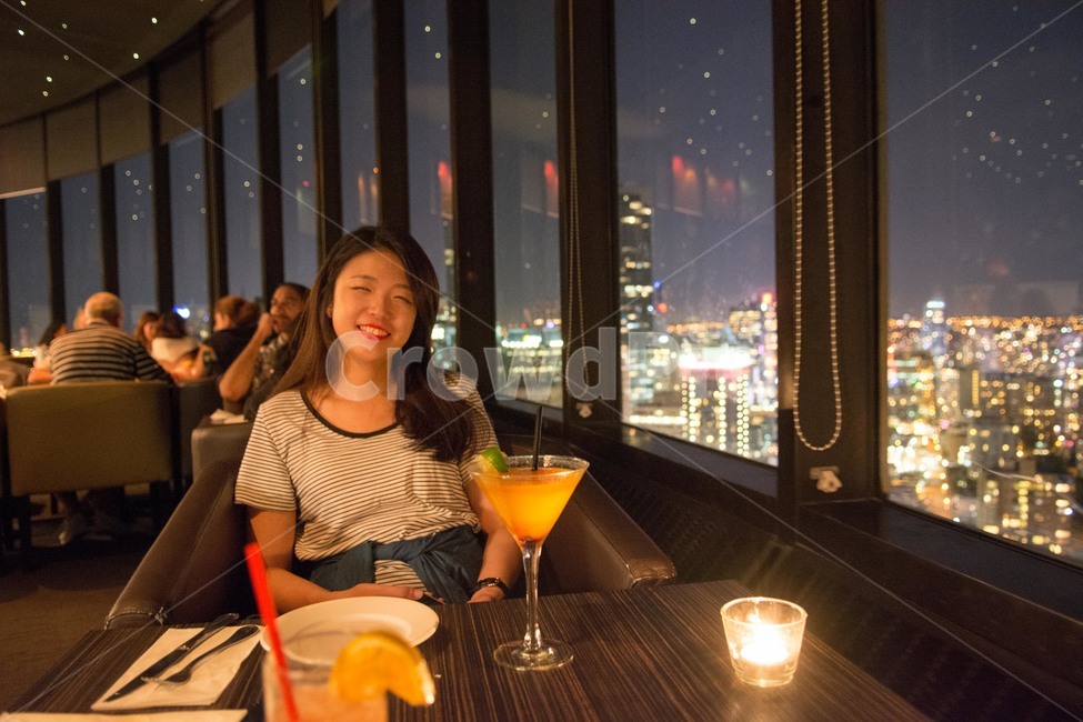 night view,cocktail,a drink,city night view,Night view observatory,comfortable atmosphere