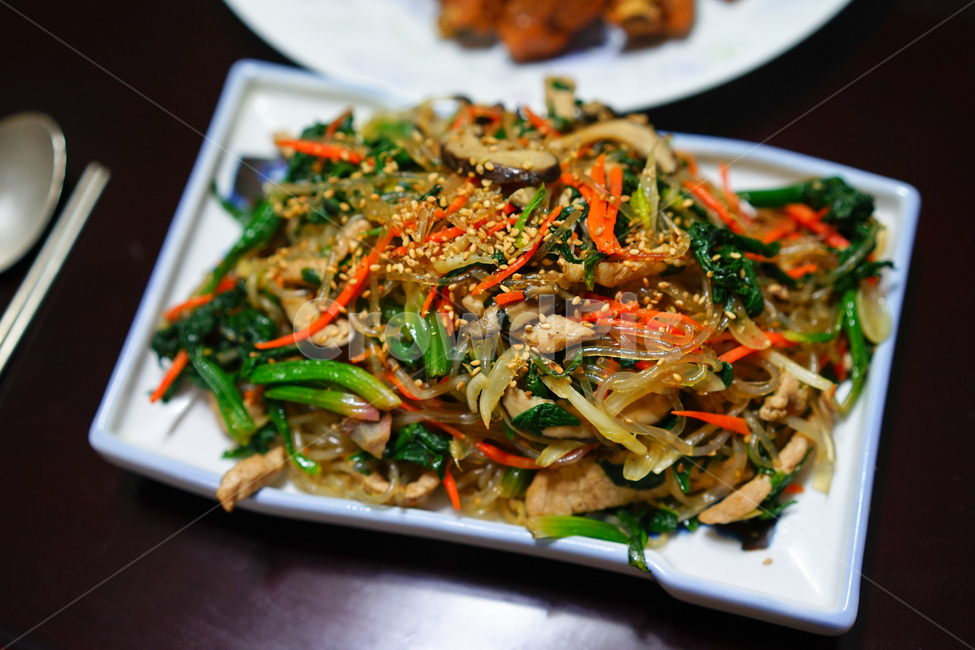 잡채,한식,음식,먹방,먹거리,전통,우리나라,한국인,당면,한국요리,요리,한국음식,별미,맛,명절,행사,음식,식재료,요리,food,cook,meal,dishes,food reserves,면류,면요리,noodles,한식,한국음식,한국요리,korean food,korean dishes,korean meal,korean cook