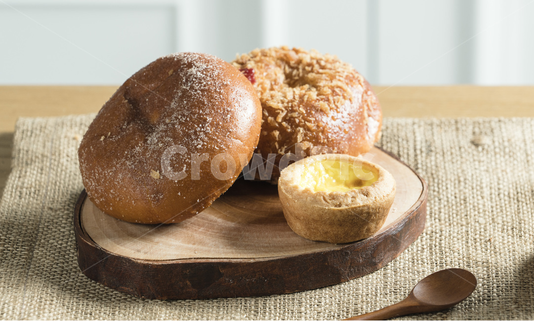 식사,음식,빵,브레드,주방,쿠킹,meal,bread,아침,런치,베이커리,부엌,식탁,food,밀가루음식,테이블웨어,나무,원목,wood,손,남자,hand,morning,음식,식재료,요리,food,cook,meal,dishes,food reserves,빵,bread,연출,컨셉,콘셉,direction,concept