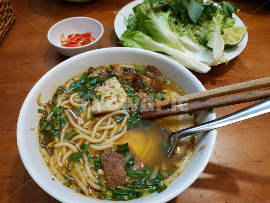 채식,비건쌀국수,베트남비건,채식쌀국수,veganfood,asianfood,쌀국수,dalat,vegan,채소쌀국수,vegetarianfood,veganrestaurant,vegetarian,vietnamesefood,베트남,veganricenoodle,달랏,ricenoodle,eat,tasty,asianmeal,cuisine,delicious,vegetable,veganpho,bowl,사발,meal,식사,dish,요리,food,음식,음식,식재료,요리,food,cook,meal,dishes,food reserves