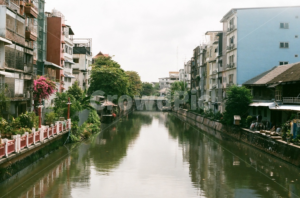 warmth,thailand,riverside,river,stilt house