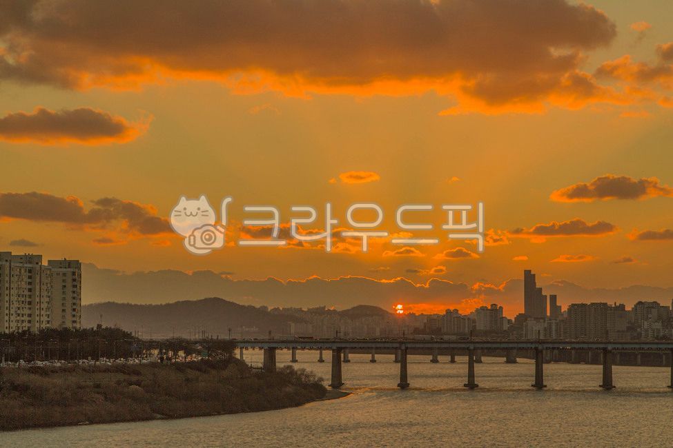 서울,한강,성수대교,동호대교,올림픽대로,강변북로,자연,옥외,일몰,하늘,황혼,레드스카이,물,nature,outdoors,sunset,sky,dusk,redsky,water