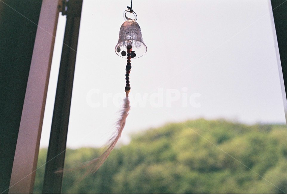 풍등,풍경,바람,깃털,종,창문,처마,벨,방울,소리,bell,wind,feather,감성,sensible,feeling,사물,물건,오브젝트,thing,object,matter
