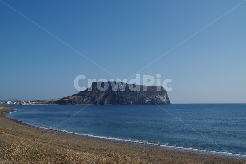 제주도,성산일출봉,제주도바다,유네스코,제주유네스코,서귀포바다,제주도해안,제주도해변,서귀포해변,서귀포해안,자연,풍경,nature,landscape,한국자연풍경,한국자연경관,korea nature landscape,제주도,jeju,jeju island,land,땅,outdoors,옥외,water,물,shoreline,해안선,sea,바다,ocean,대양,promontory,곶,coast,연안