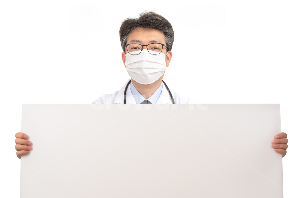 남자,의사,닥터,남성,1명,메세지보드,메세지,보드,메시지,화이트보드,광고,알림,정보,카피스페이스,여백,누끼,의료,병원,진료,한국인,아시아인,중국인,일본인,중년,중장년,40대,50대,바이러스,코로나바이러스,질병관리,독감,감기,예방,교육,미소,내과의사,공백,빈칸,전문의,게시파,광고판,의료보험,건강보험,전문가,코로나,카피,스페이스,사스,전염병,건강,과학,마스크,일회용,일회용마스크,사람,인물,인간,human,person,의료,의학,병원,medical,hospital,clinic,누끼,remove background