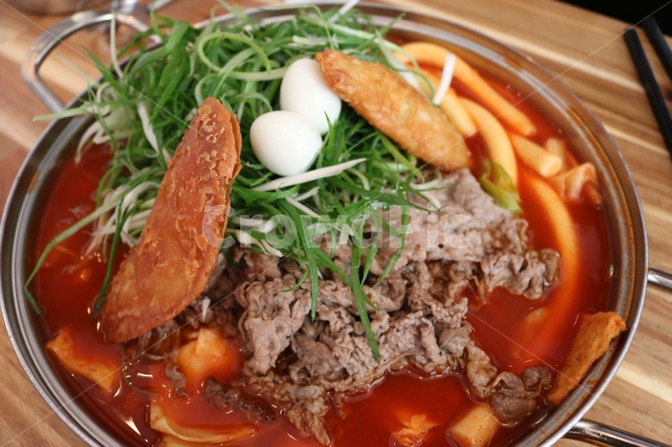 떡볶이,퓨전떡볶기,소고기떡볶기,가래떡,튀김,음식,식재료,요리,food,cook,meal,dishes,food reserves,한식,한국음식,한국요리,korean food,korean dishes,korean meal,korean cook