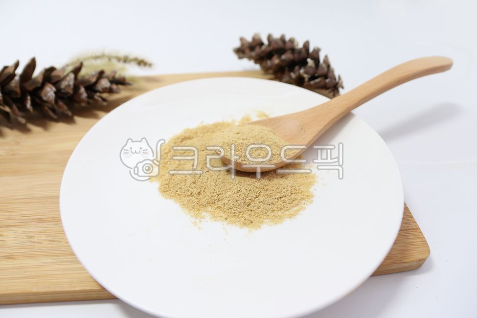 ingredient,beauty,bamboo cutting board,tree,Raw materials,plate,rice bran,additive,Spoon,pine cone,beauty ingredients,rice bran powder,wooden spoon
