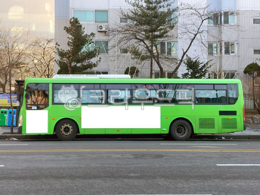 버스,버스광고,목업,목업이미지,광고,광고판,차량광고,시내버스광고,부착광고,옥외광고,판넬,비즈니스,상업광고판,도시배경,사인보드,상업광고,커머셜,비어있는,프레임,광고디자인,빈공간,배경,바탕,백그라운드,사각형광고판,차량,교통수단,bus,busadvertisement,mockup,mockupimage,billboard,vehicleadvertisement,citybusadvertisement,advertisement,outdooradvertisement,panel,business,commercialbillboard,citybackground,signboard,commercialadvertisement,commercial,free,frame,advertisingdesign,emptyspace,background