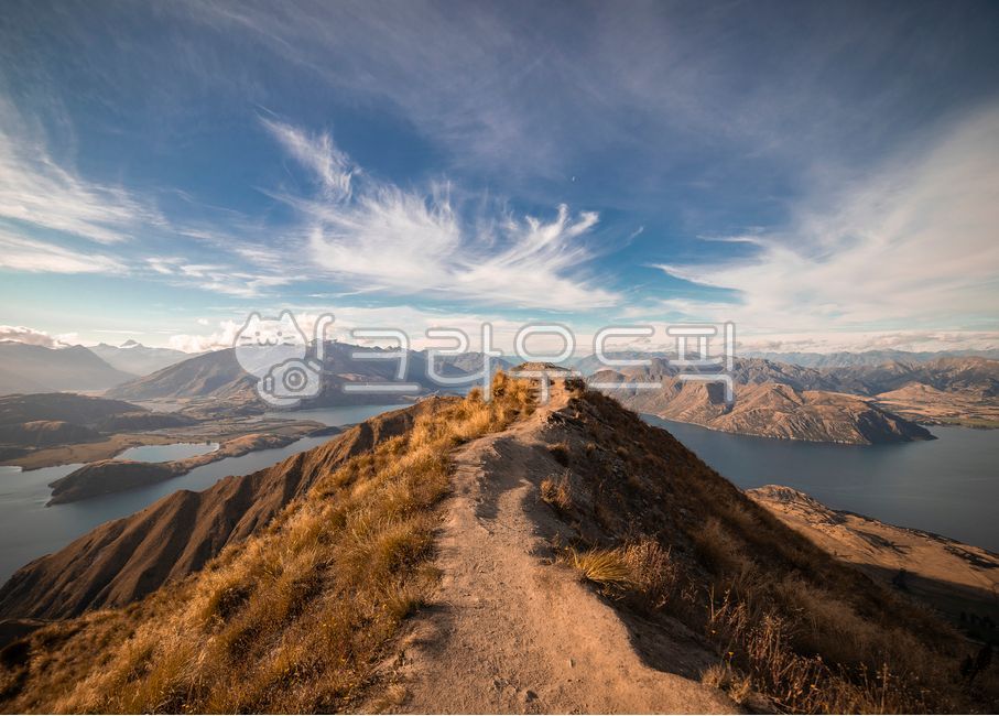 New Zealand,Roy's Peak,summit,mountain,landscape,sky,lake,nature,travel