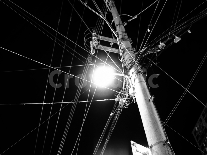 흑백사진,흑백,스냅사진,가로등,불빛,흑백,모노톤,monochrome,black and white,산업,industry,industrial,에너지산업,energy industry