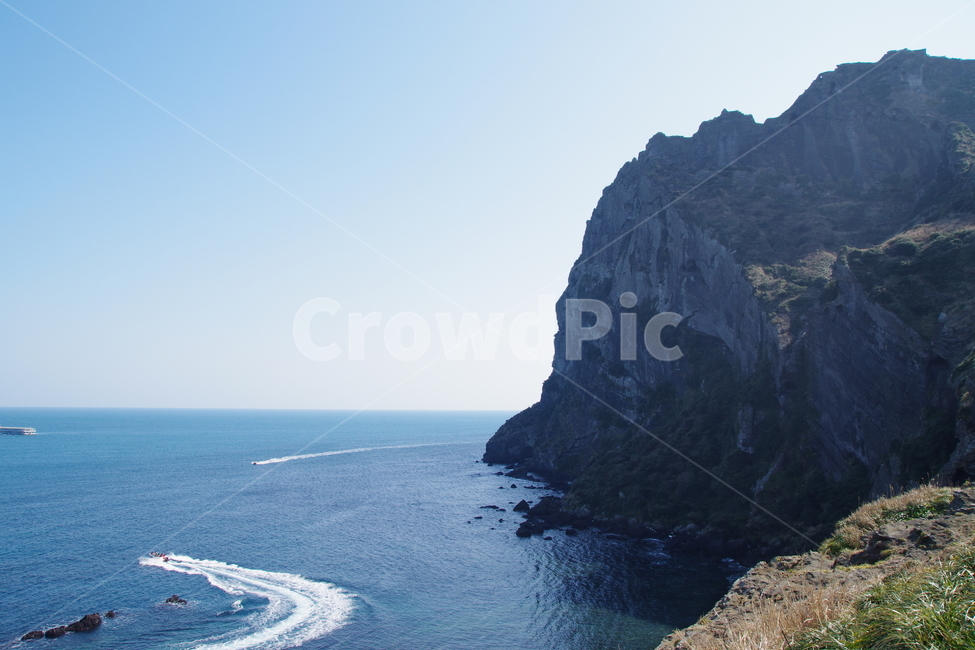 제주도,성산일출봉,제주도바다,유네스코,제주유네스코,서귀포바다,제주도해안,제주도해변,서귀포해변,서귀포해안,성산일출봉전망대,자연,풍경,nature,landscape,한국자연풍경,한국자연경관,korea nature landscape,제주도,jeju,jeju island,promontory,곶,outdoors,옥외,cliff,낭떠러지