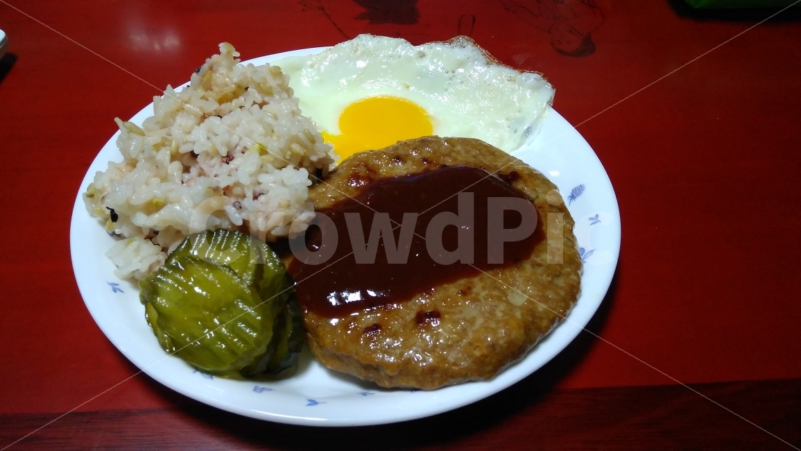 함박스테이크,가정식스테이크,집밥,계란,피클,음식,식재료,요리,food,cook,meal,dishes,food reserves,곡류,곡식,cereals,육류,고기,meat,양식,서양음식,서양요리,western food,western dishes,western meal,western cook
