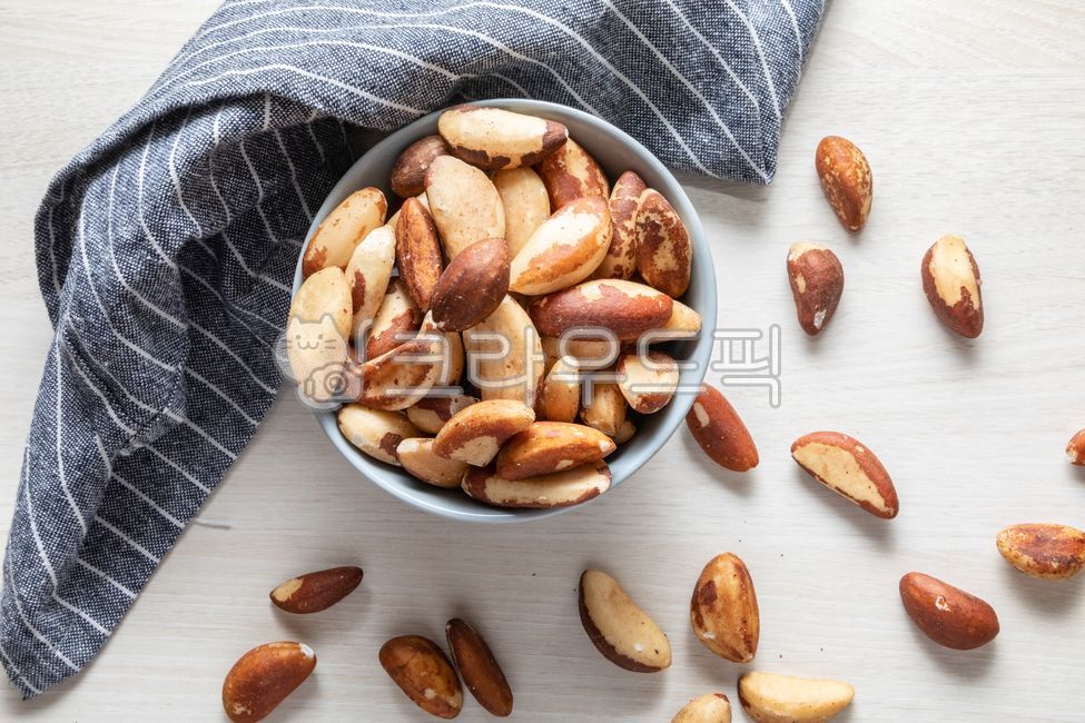 seed,kernel,seeds,nut,food,grains,brazil nuts,nuts,grain,heap,brazilnut