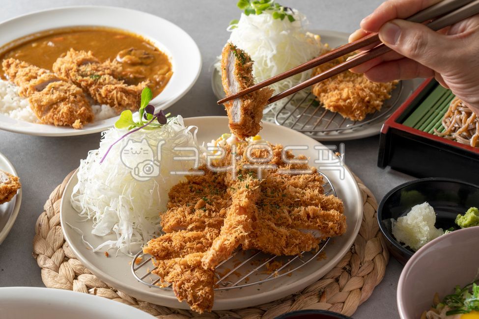 meal,Tonkatsu,pork cutlet,Tenderloin pork cutlet,Tender pork cutlet,food