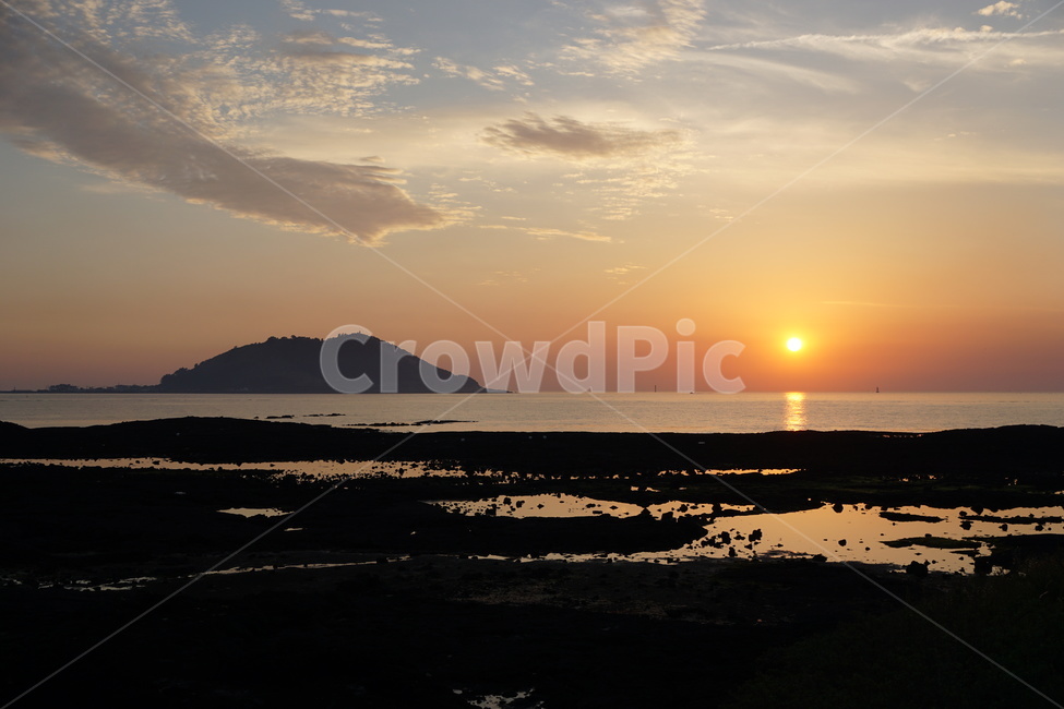nature,자연,sunset,일몰,sunlight,햇빛,sky,하늘,redsky,붉은하늘,dusk,황혼,outdoors,옥외,바다,석양,섬,island,sea,구름,cloud,light,빛,태양,sun