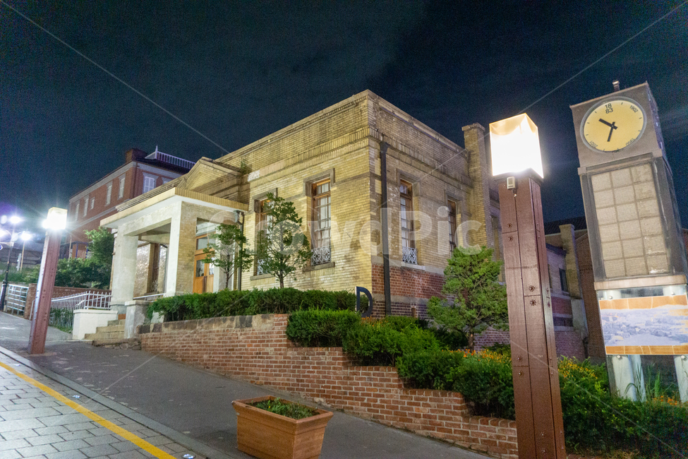 인천,차이나타운,구일본우선주식회사,문화재,야경,야간,night,nightview,nightscape,nightscene,근대건축물,근대,건축물,structure,building,architecture,건물,일본우선,nipponyusenkaisha,nyk,일본우선주식회사,구일본우선주식회사인천지점,조명,illumination,전등,lamp,light,시계,clock,도로,road,path,way,언덕,오르막,내리막,야경,밤,풍경,nightscape,night,landscape,건축물,건물외관,exterior,building,structure,architecture,construction