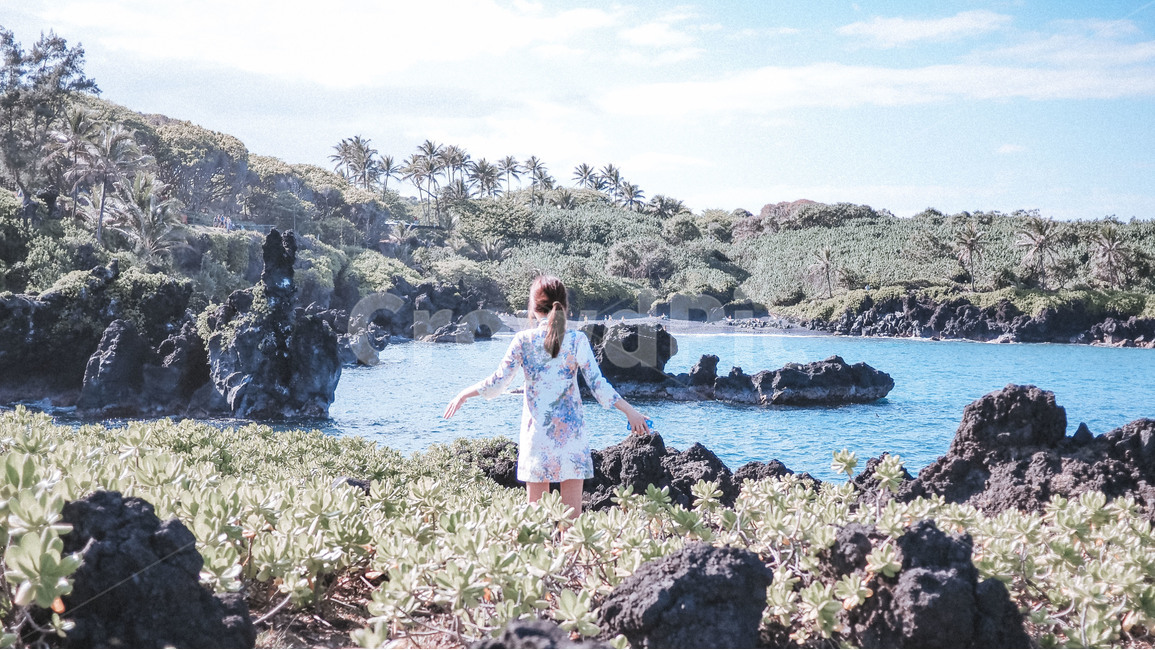 하와이,암석,바위,바다,자연,자연,풍경,nature,landscape,해외,외국,세계,foreign,oversea,world,세계자연풍경,해외자연풍경,외국자연풍경,world nature landscape,사람,인물,인간,human,person,여성,여자,woman,female,lady,여행,휴가,traveling,vacation,trip,감성,sensible,feeling,휴식,힐링,rest,relaxation,healing