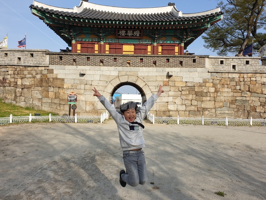 강화,유적,역사체험,강화산성,서문,한국,고려,사람,인물,인간,human,person,어린이,어린아이,child,children,kid,감정표현,기분,feeling,emotion