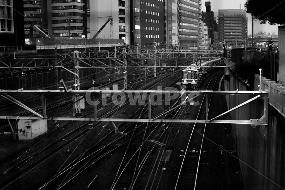 기차,선로,전깃줄,일본,오사카,흑백,지하철,트램,전철,지상철,도시,풍경,city,landscape,흑백,모노톤,monochrome,black and white,교통,교통수단,traffic,transportation,road,도로