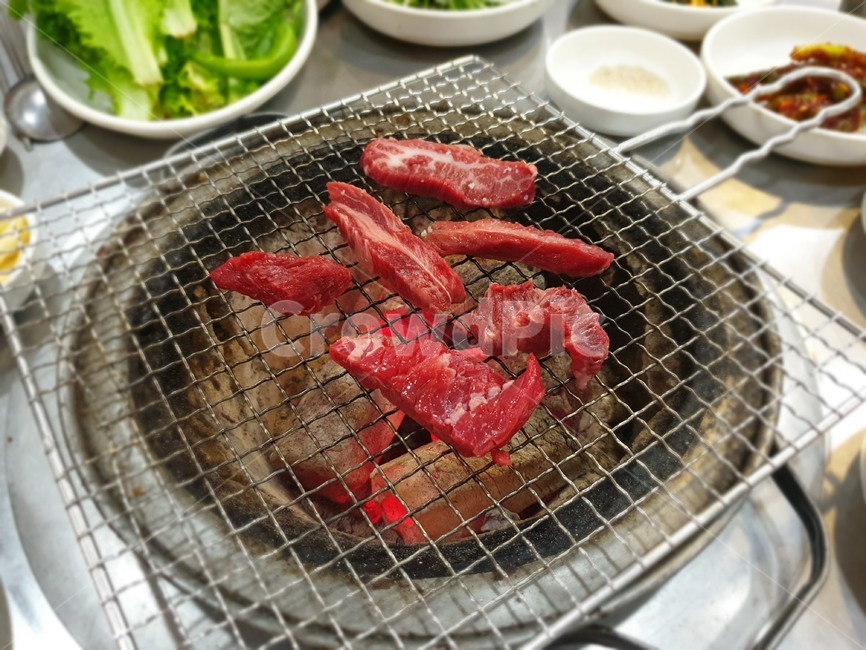 소고기,한우,숯불구이,살치살,안창살,불판,회식