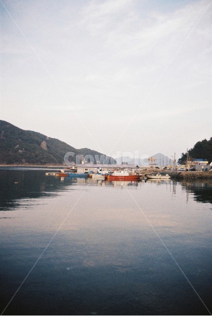 통영,바다,바닷가,배,반사,힐링,자연,풍경,nature,landscape,water,물,waterfront,워터 프론트