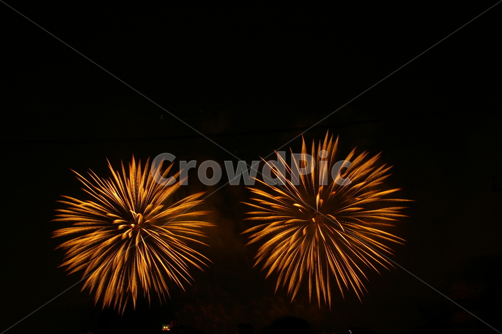 sky,outdoors,night,fireworksfestival,fireworks festival,fireworks,emotional photo,firecrackers