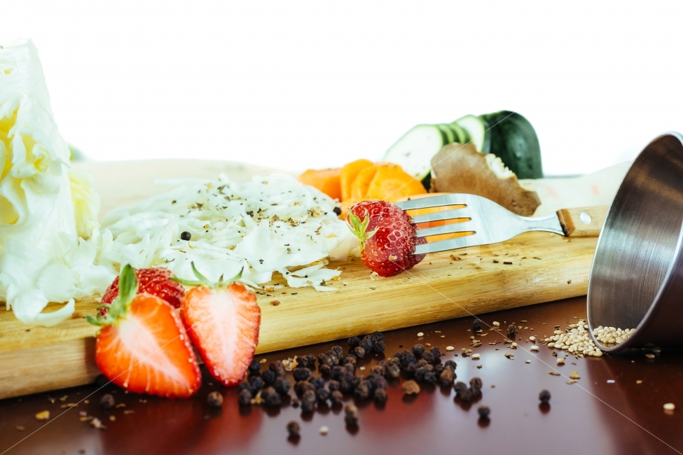 야채,과일,주방,도마,재료,음식,조리,식당,딸기,양배추,영양,주부,유기농,슈퍼,청과,식재료,포크,당근,깨소금,음식,식재료,요리,food,cook,meal,dishes,food reserves,과일,열매,fruit,채소,야채,vegetables,연출,컨셉,콘셉,direction,concept,누끼,remove background