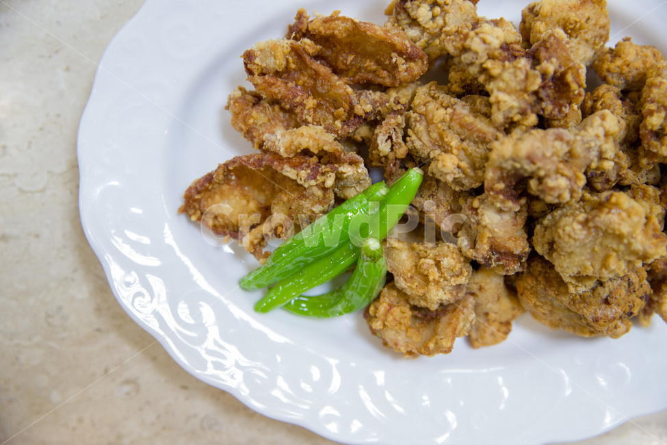 brown,chicken,cooking,cuisine,delicious,dinner,dish,eat,food,fried,friedchicken,friedfood,friedfoodtopview,gourmet,homemadefood,hot,meal,meat,pepper,plate,restaurant,sauce,tasty,white,yellow,요리,음식,치킨,후라이드,순살치킨,튀김,튀김요리,순살,닭,닭요리,닭고기,명란소스,고추냉이소스,음식,식재료,요리,food,cook,meal,dishes,food reserves