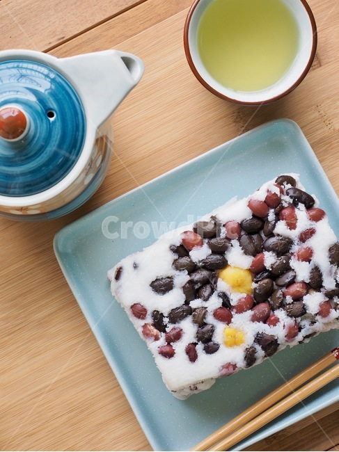 떡,백설기,콩떡,녹차,차,티,티타임,티포트,한국음식,식품,한식,한국문화,음식,한국,배경,음식문화,웰빙,문화,아시아,아시아음식,접시,전통,설날,추석,젓가락,추석음식,설날음식,명절,명절음식,간식,후식,스낵,한국떡,한국전통,한국문화,korean traditional,korean culture,음식,식재료,요리,food,cook,meal,dishes,food reserves,한식,한국음식,한국요리,korean food,korean dishes,korean meal,korean cook,디저트,간식,후식,dessert,snack