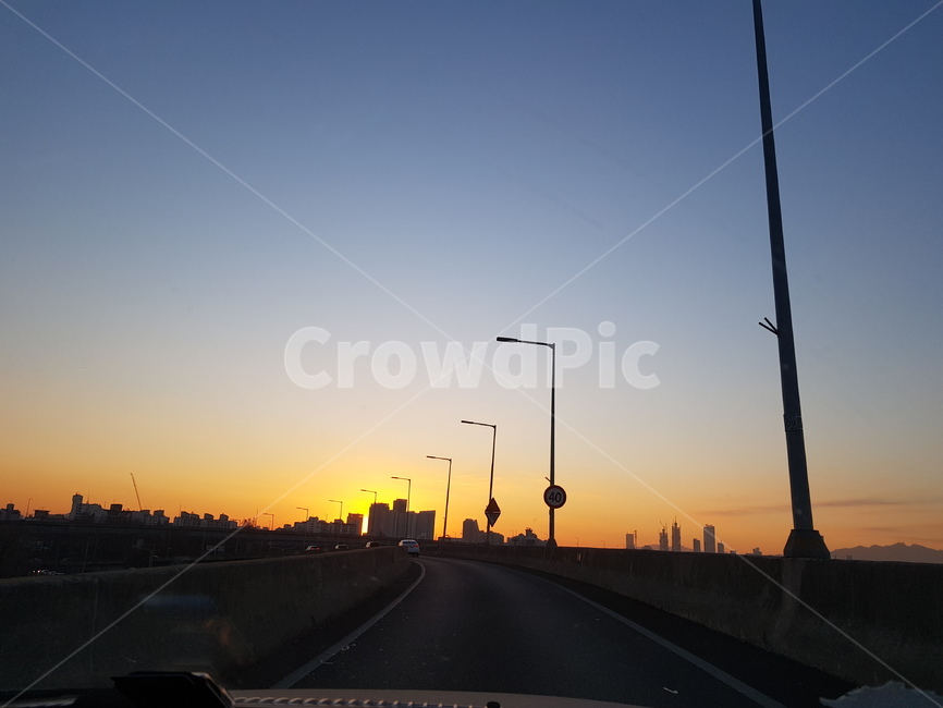 가로등,도로,차로,노을,저녁,해,street,road,carroad,sunset,afternoon