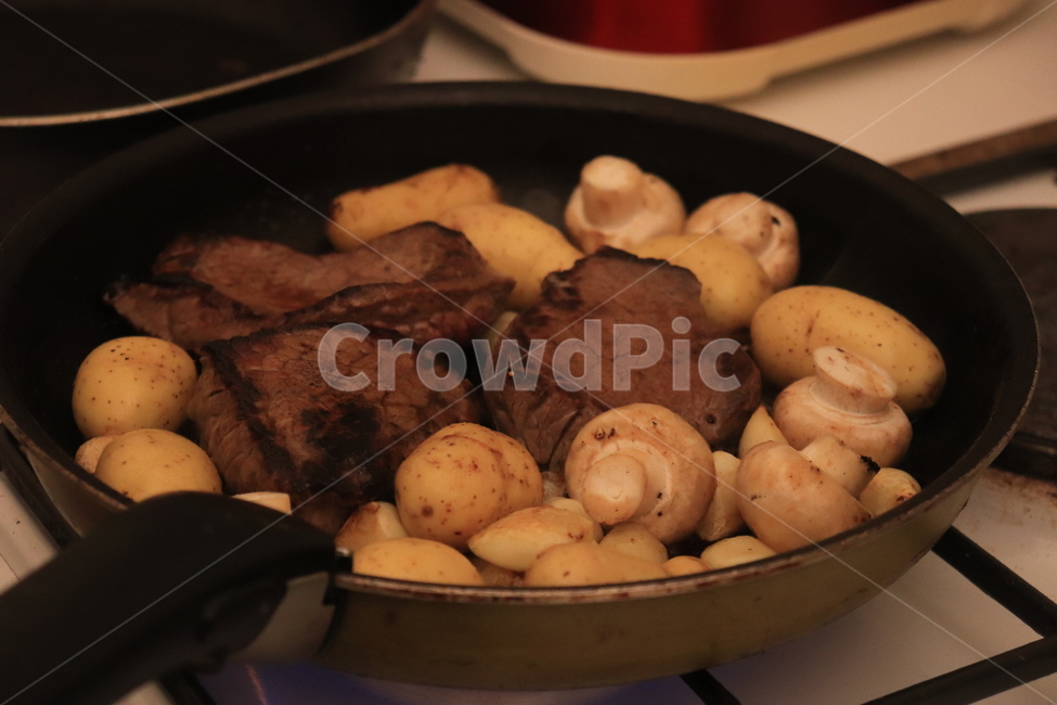고기,스테이크,음식,버섯,생고기,음식,식재료,요리,food,cook,meal,dishes,food reserves,육류,고기,meat