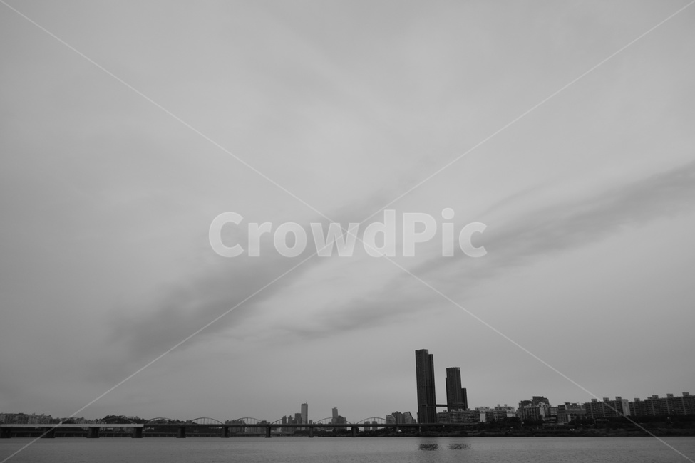 한강,흑백,흑백사진,감성,구름,도시,풍경,city,landscape,한국도시풍경,한국도시경관,korea cityscape,흑백,모노톤,monochrome,black and white,metropolis,중심지,building,건물,시티,town,urban,어반,nature,자연