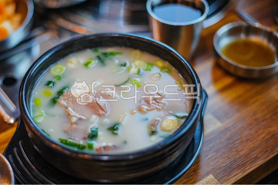 설렁탕,음식,식사,요리,국물,파,소고기,보양식,식당,전통음식,한국