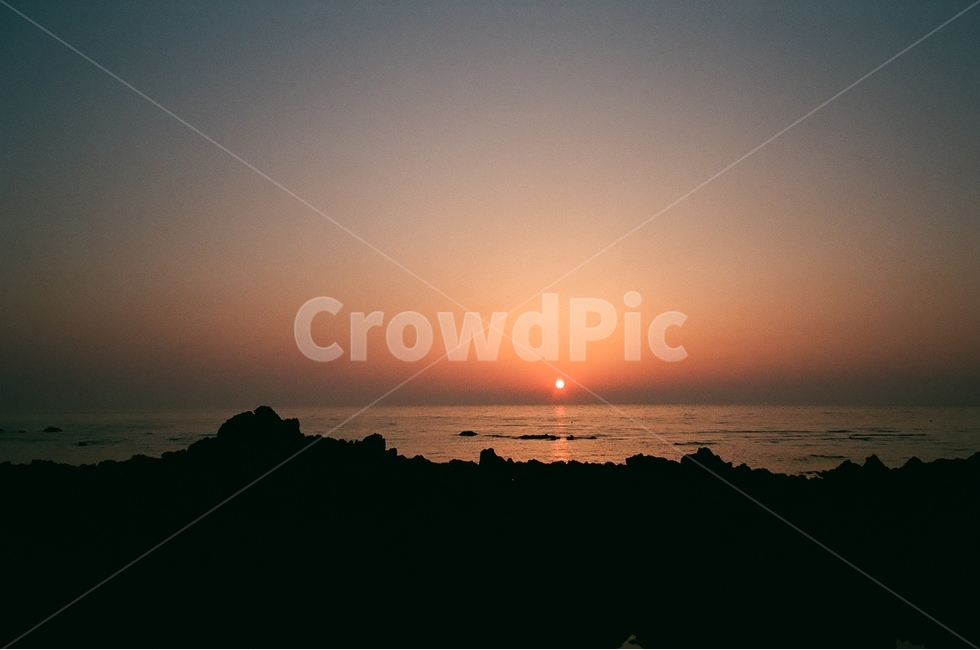 제주도,바다,노을,해질녘,밤바다,자연,풍경,nature,landscape,제주도,jeju,jeju island,outdoors,옥외,dawn,새벽,red sky,붉은 하늘,dusk,황혼,sunset,일몰,sky,하늘,sunlight,햇빛