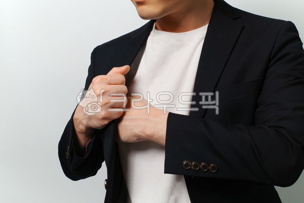 business,body parts,inner pocket,formal attire,blazer,employee,clothes,gesture,person,man,suit,Office workers,pocket,hand
