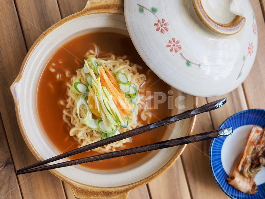 라면,음식,동아시아문화,그릇,국수,배경,식사,달걀,요리하기,점심,식품및음료,아시아,파,건강한식생활,한국음식,대한민국,인스턴트국수,젓가락,라멘,음식,식재료,요리,food,cook,meal,dishes,food reserves,면류,면요리,noodles