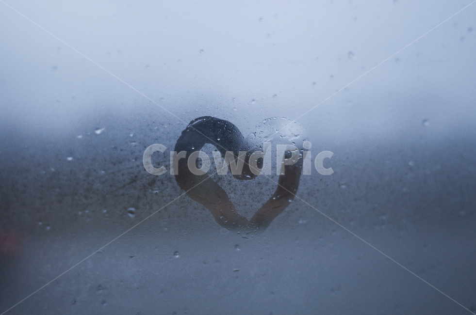 droplet,작은물방울,비,rain,창문,window,사랑,하트,낙서,유리창낙서,비,비오는날,rain,rainy