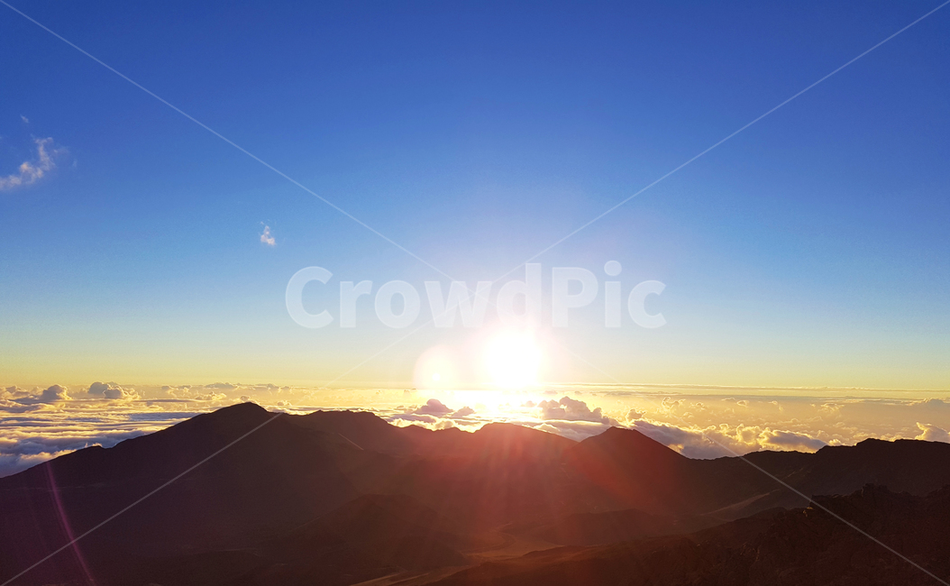 일출,자연,하늘,해,산,할레아칼라,haleakalā,sun,sunrise,자연,풍경,nature,landscape,light,빛,flare,플레어,outdoors,옥외