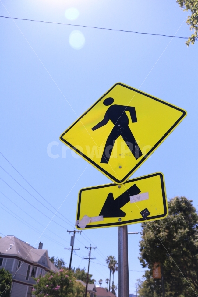 표지판,미국,건널목,이정표,방향,교통,교통수단,traffic,transportation,해외,외국,세계,foreign,oversea,world