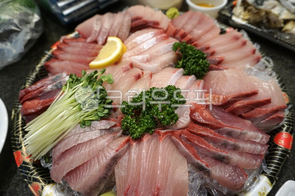 fish,Assorted raw fish,episode,sashimi,Assorted sashimi,defense club,food